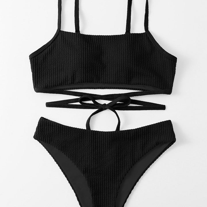 Dame bikini-sæt med justerbare stropper og moderigtigt indpakningsdetalje Skovae