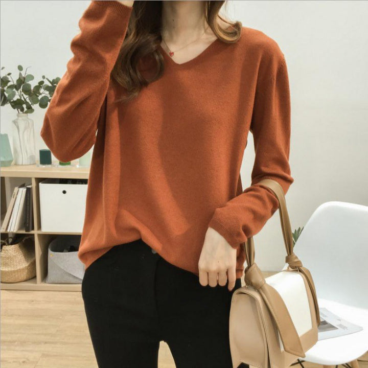Dame V-hals pullover med en afslappet pasform og bløde materialer Stilla