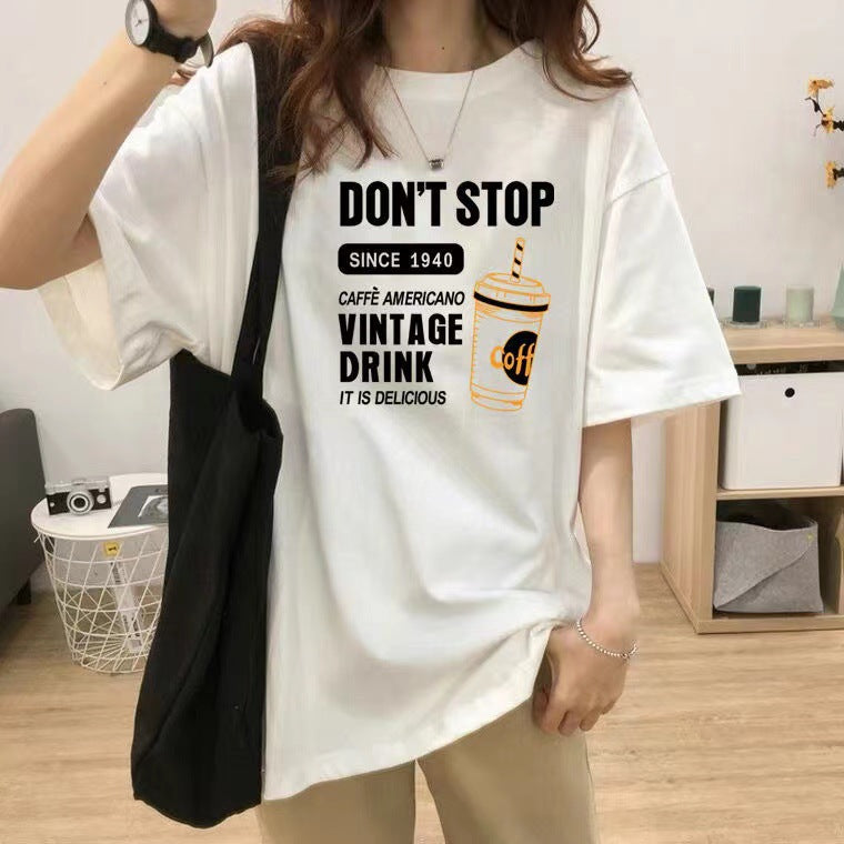 Dame T-shirt med nostalgisk kaffemotiv og behagelig oversized pasform Stilla
