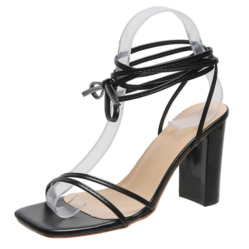 Dame elegante Sandaler med transparente stropper og blokhæle Stilla