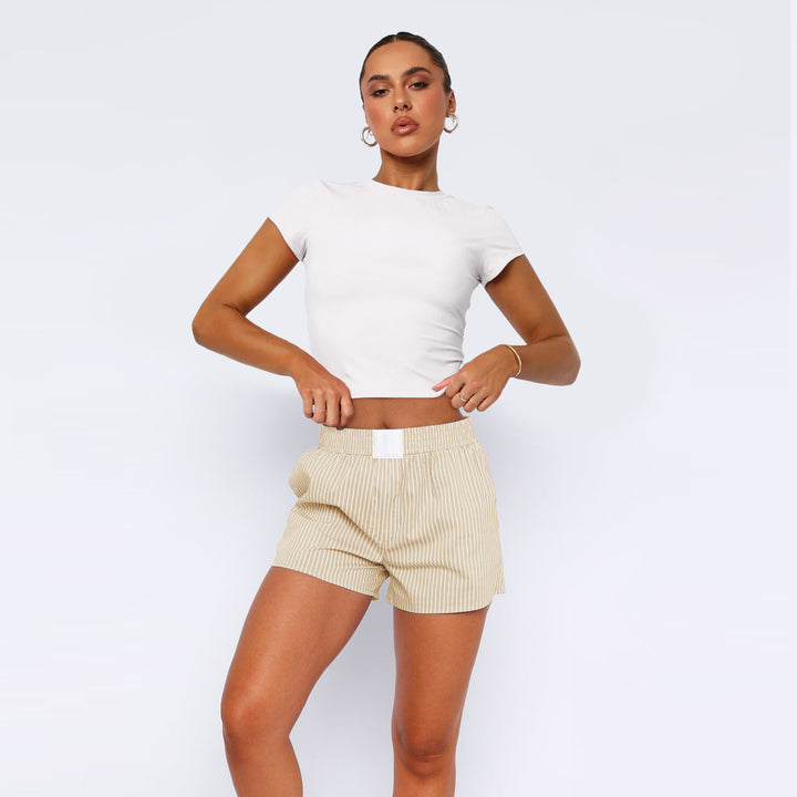 Dame stribede shorts med elastisk talje og praktiske sideåbninger Stilla