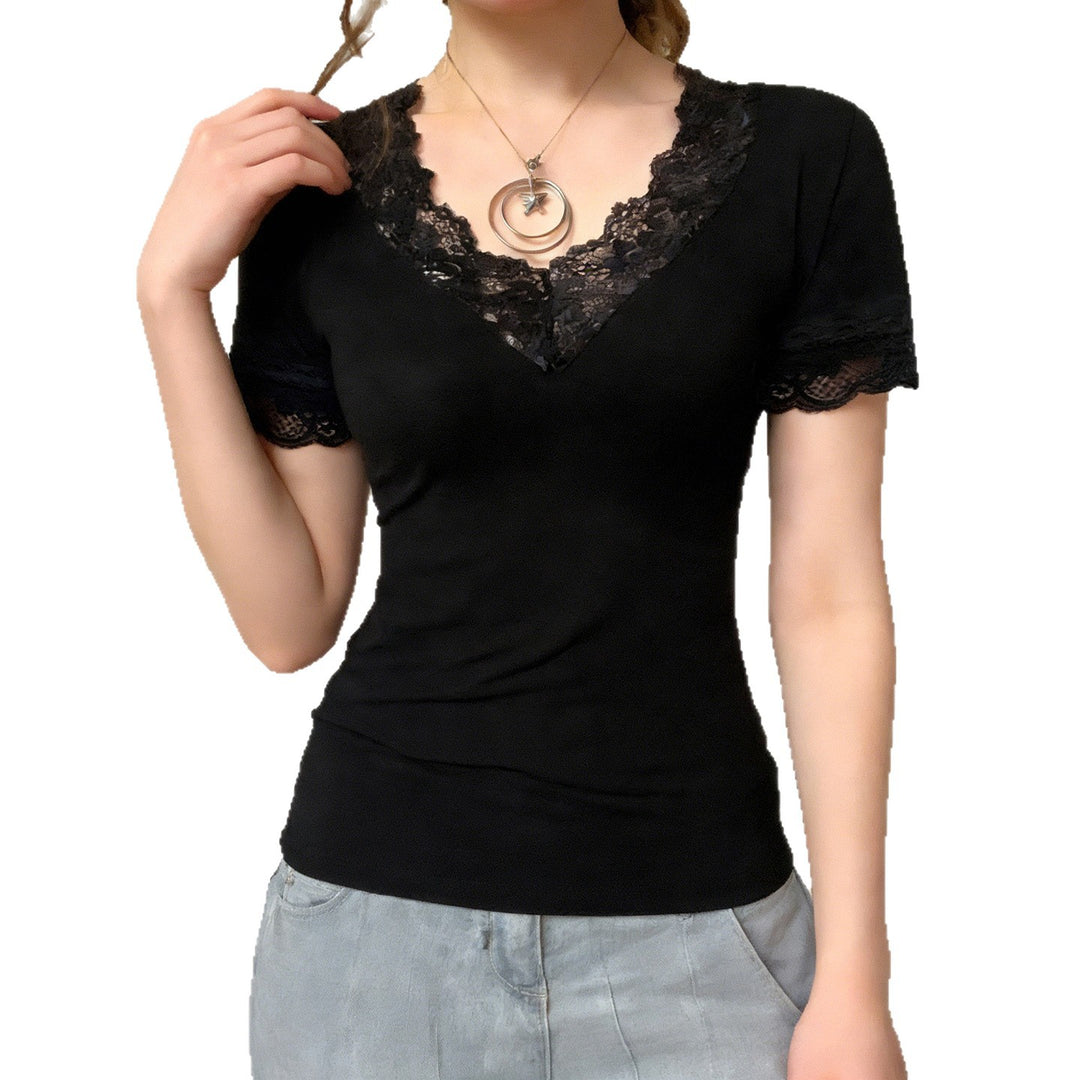 Dame T-shirt med elegant spidsbesætning Skovae