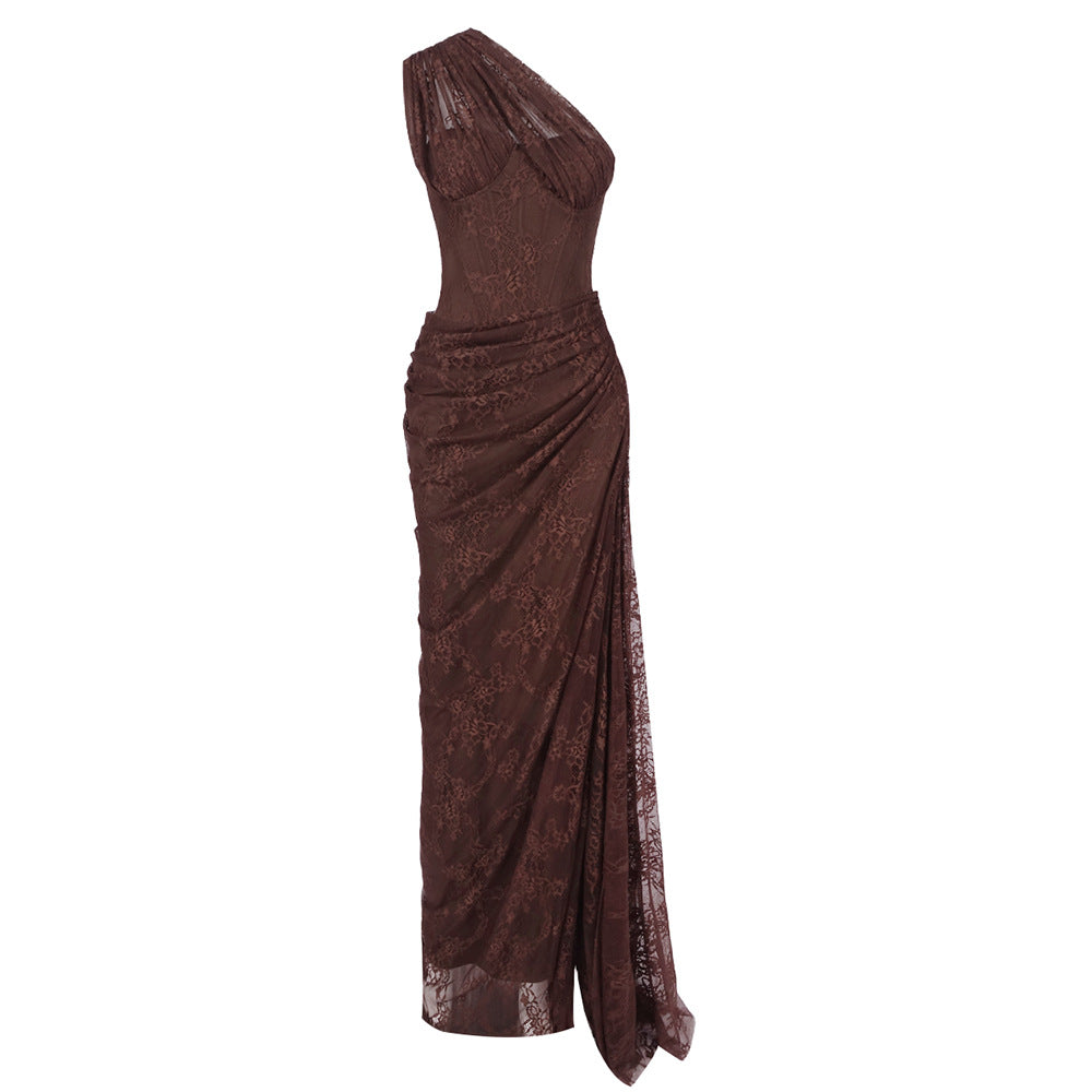 Dame elegant aftenkjole med asymmetrisk one-shoulder design og blomster spidsbesætning Skovae