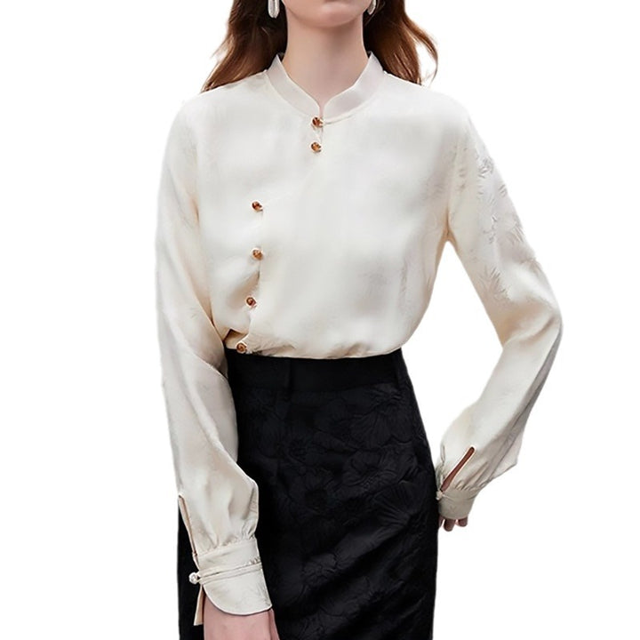 Dame elegant silketop med eksklusivt knapdesign og feminin pasform Stilla