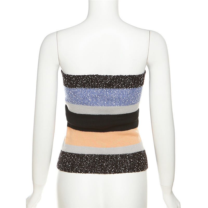 Dame Bandeau-top med farverige striber og dekorative knapper Skovae