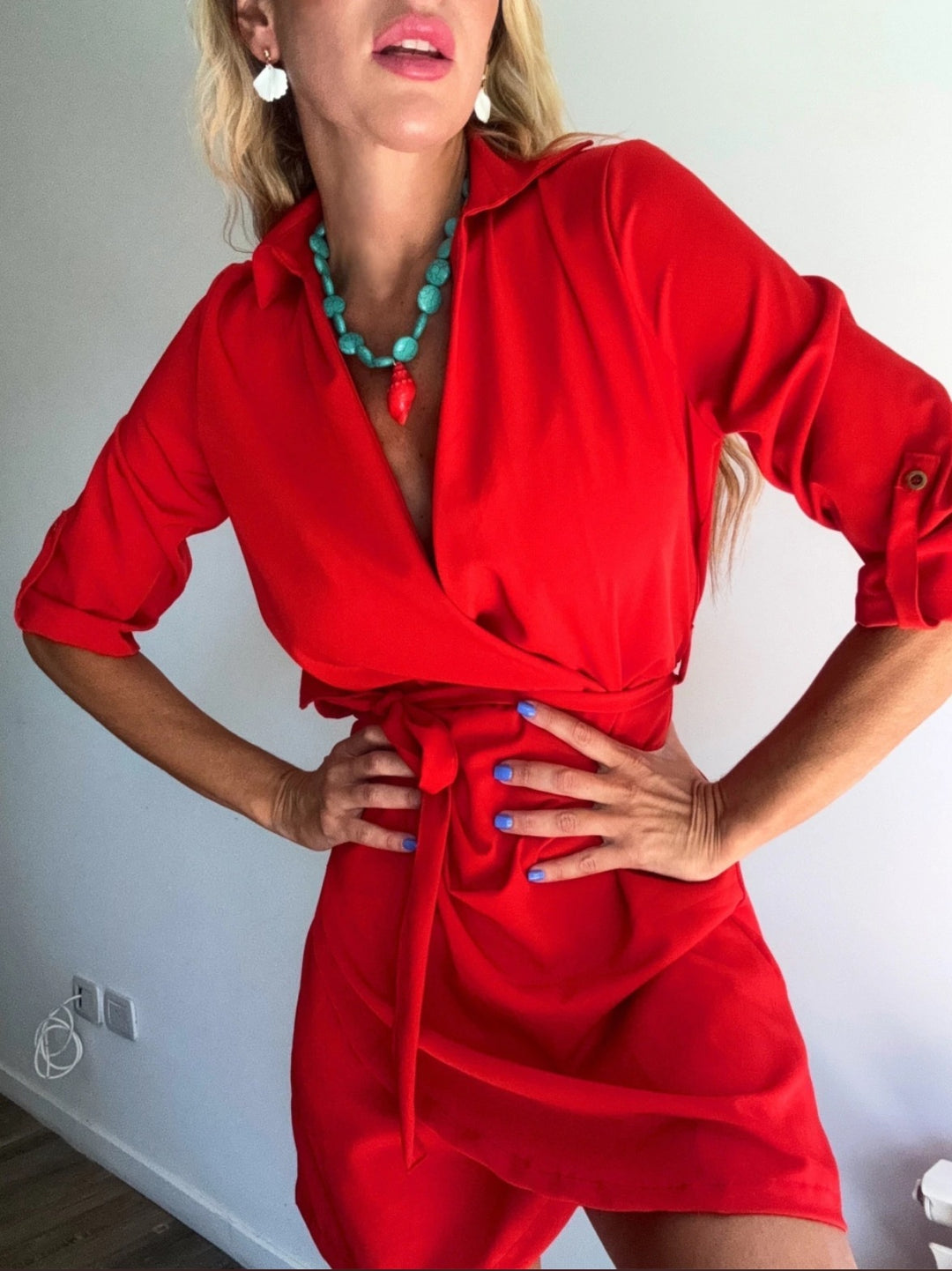 Dame viklekjole med elegant krave og figursyet design Stilla
