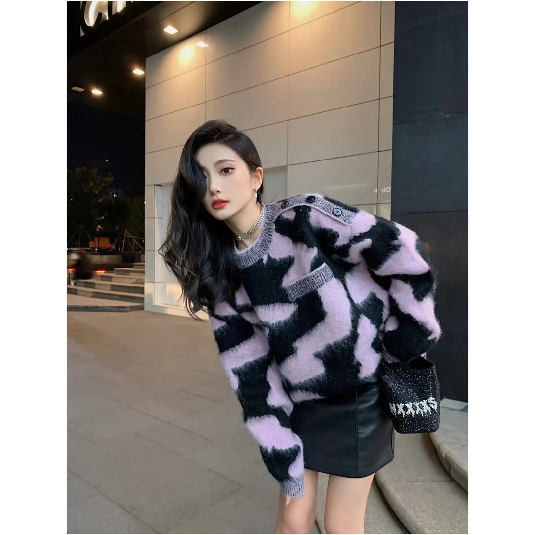 Femme Fluffy Graphic Strikpullover Stilla