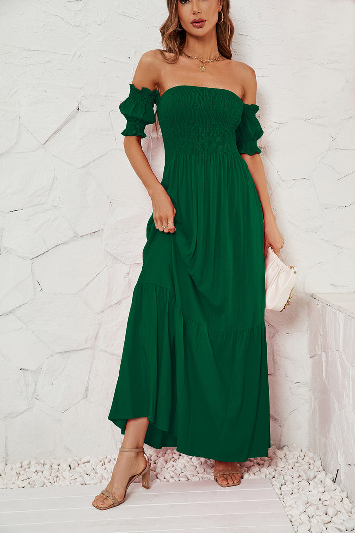 Dame Maxikjole med off-shoulder design og voluminøse flæsedetaljer Stilla