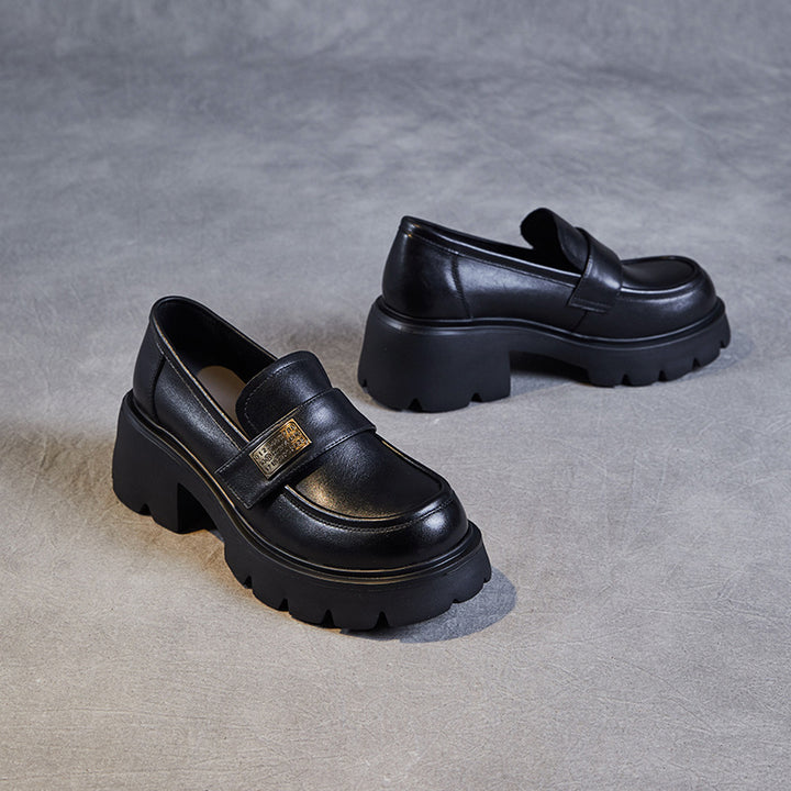 Dame Chunky Platform Slipper med stilfuldt rem-detalje Stilla