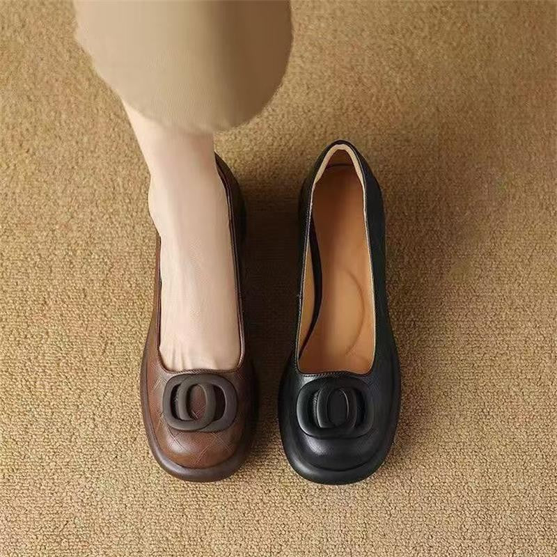 Dame elegante ballerinas med moderne remdesign og komfortabel blokhæl Stilla