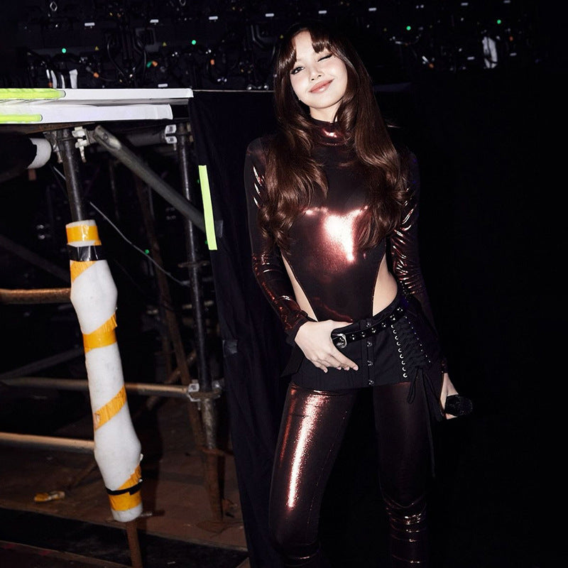 Dame figursyet Catsuit med spændende Cut-Out-design og glänsende overflade Stilla