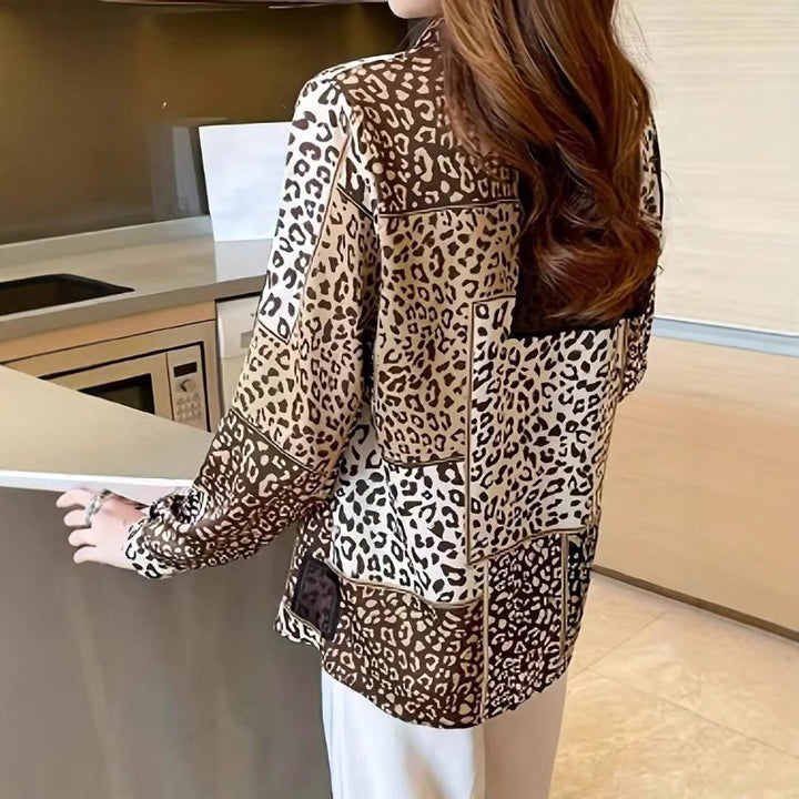 Dame skjorte med moderne leopardmønster og lange ærmer Stilla