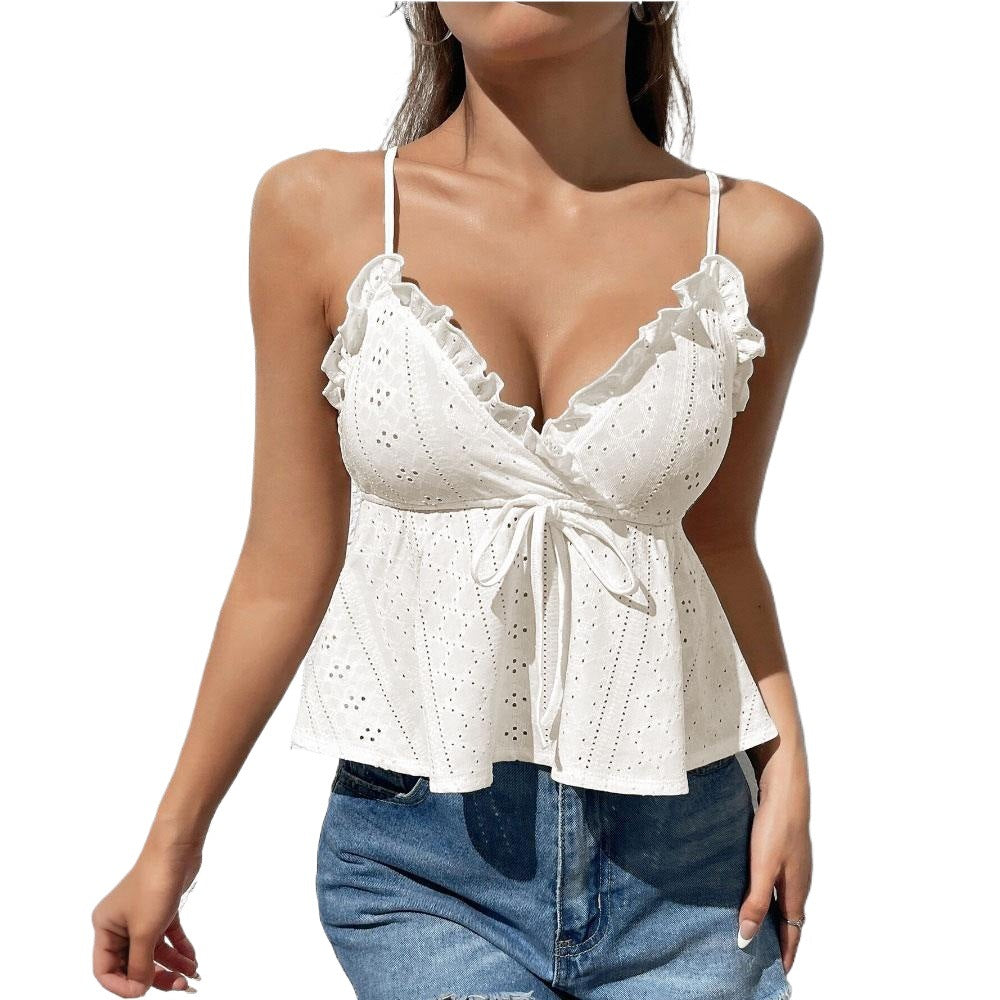 Kvinders blonde bluse med ruffle detaljer og stilfuld knude Stilla