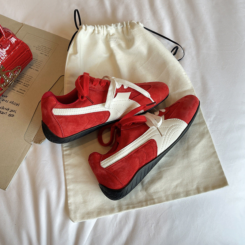 Dame Sporty Suede Sneakers med Polstret Indersål og Slidstærk Sål Stilla