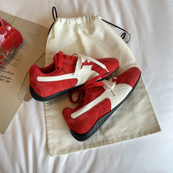 Dame Sporty Suede Sneakers med Polstret Indersål og Slidstærk Sål Stilla