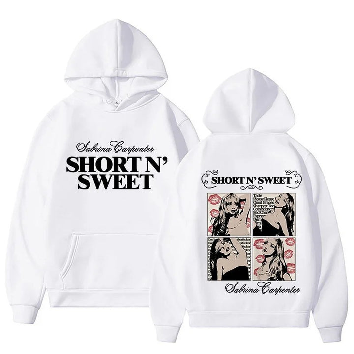 Kvinde hoodie med unikt tegneserie design og kunstnerisk tryk Skovae