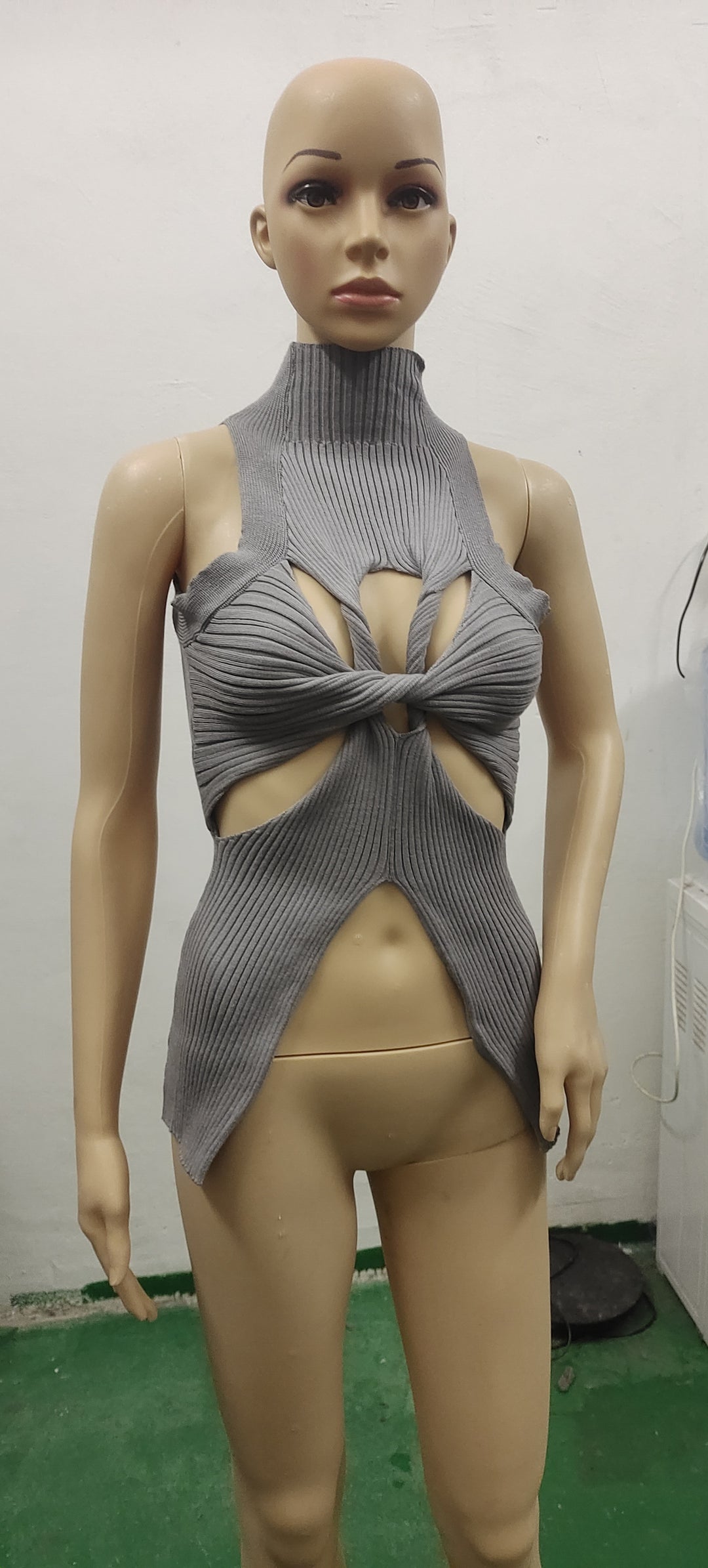 Dame figurtilpasset Cut-Out Top med høj krave Skovae