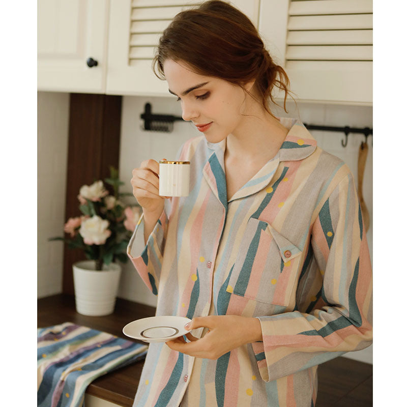 Dame Pyjama-sæt med unikt håndtegnet design og komfortabel pasform Stilla