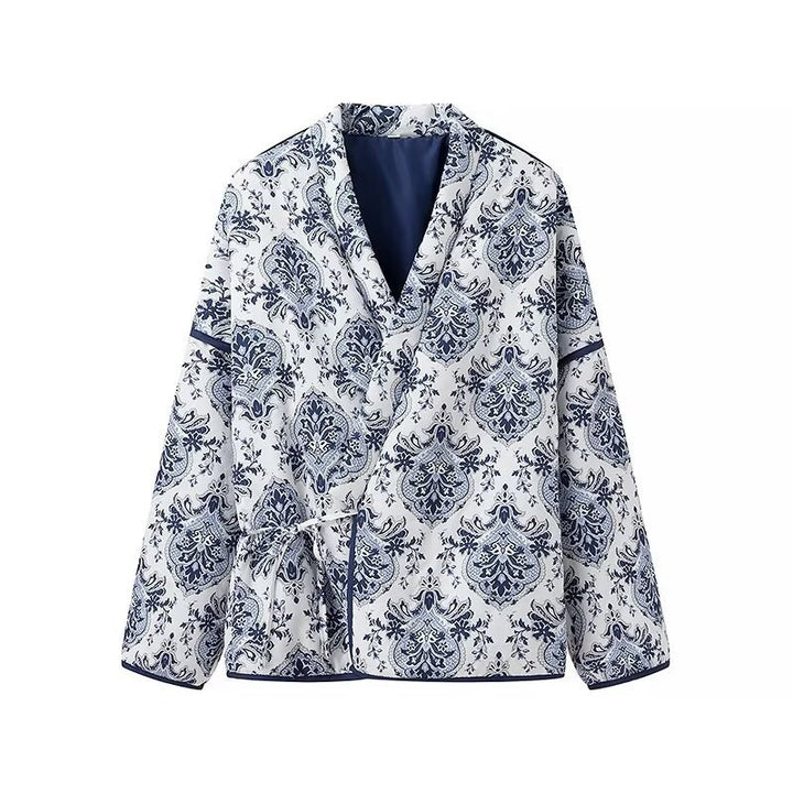 Dame komfortabel Kimono-jakke med blomstret design og praktiske bælter Stilla