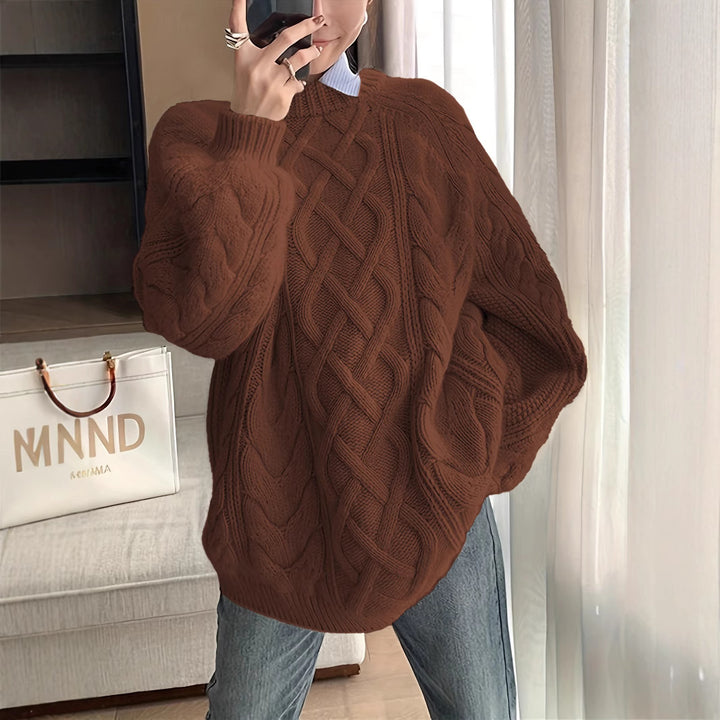 Dame strikpullover med moderne fletmønster og oversized snit Stilla