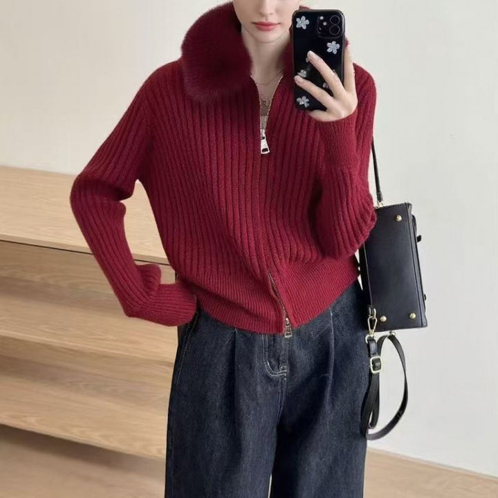 Kvinders cardigan med højkvalitets faux fur krave og elegant ribbet tekstur Stilla