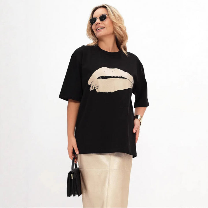 Dame Oversized T-shirt med glamorøs læbeapplikation og løs pasform Stilla