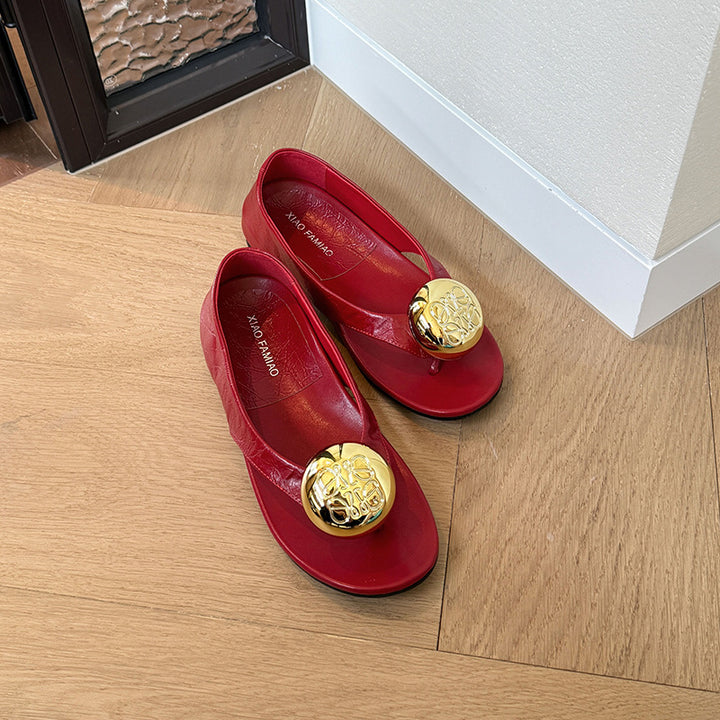 Dame elegante Slip-On Ballerina-pumps med dekorative metalliske accenter Stilla