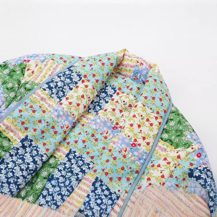Dame Patchwork-jakke med blomsterprint og praktiske lommer Stilla