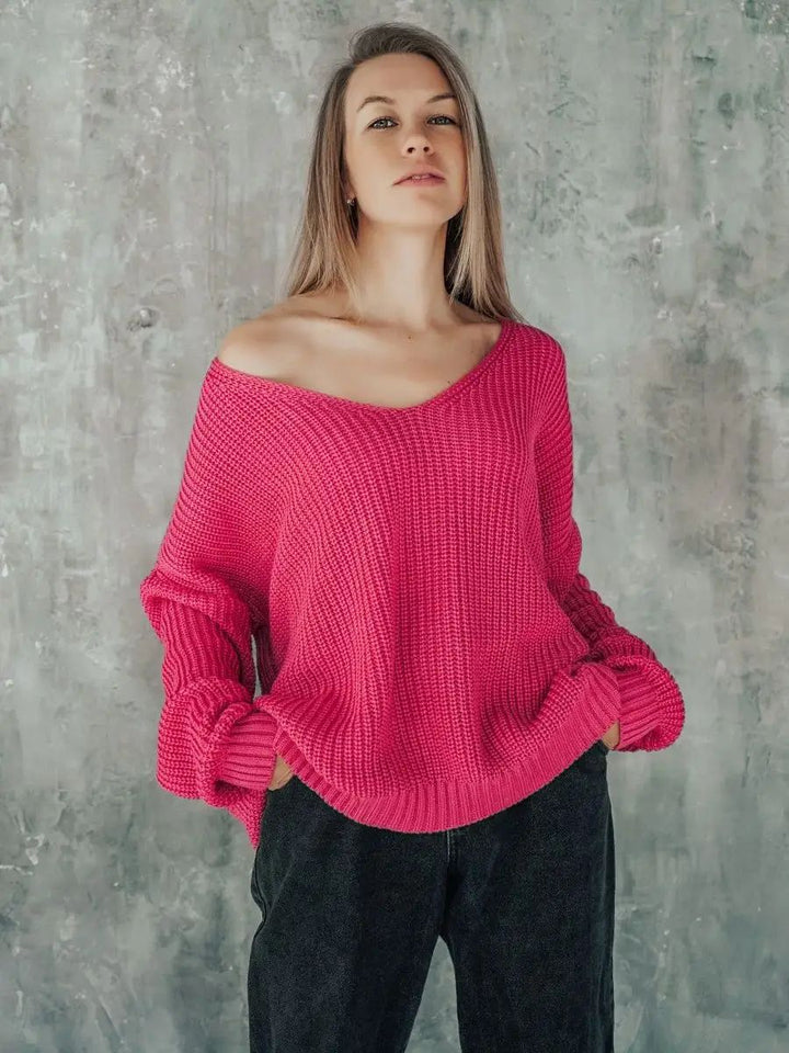 Dame Oversized Strikbluse med asymmetrisk udskæring og brede ribstrikdetaljer Stilla