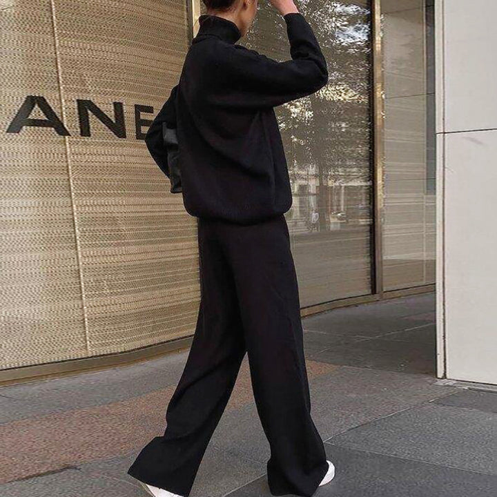 Dame fritids sæt bestående af afslappet cropped top og bred bukse stil Stilla