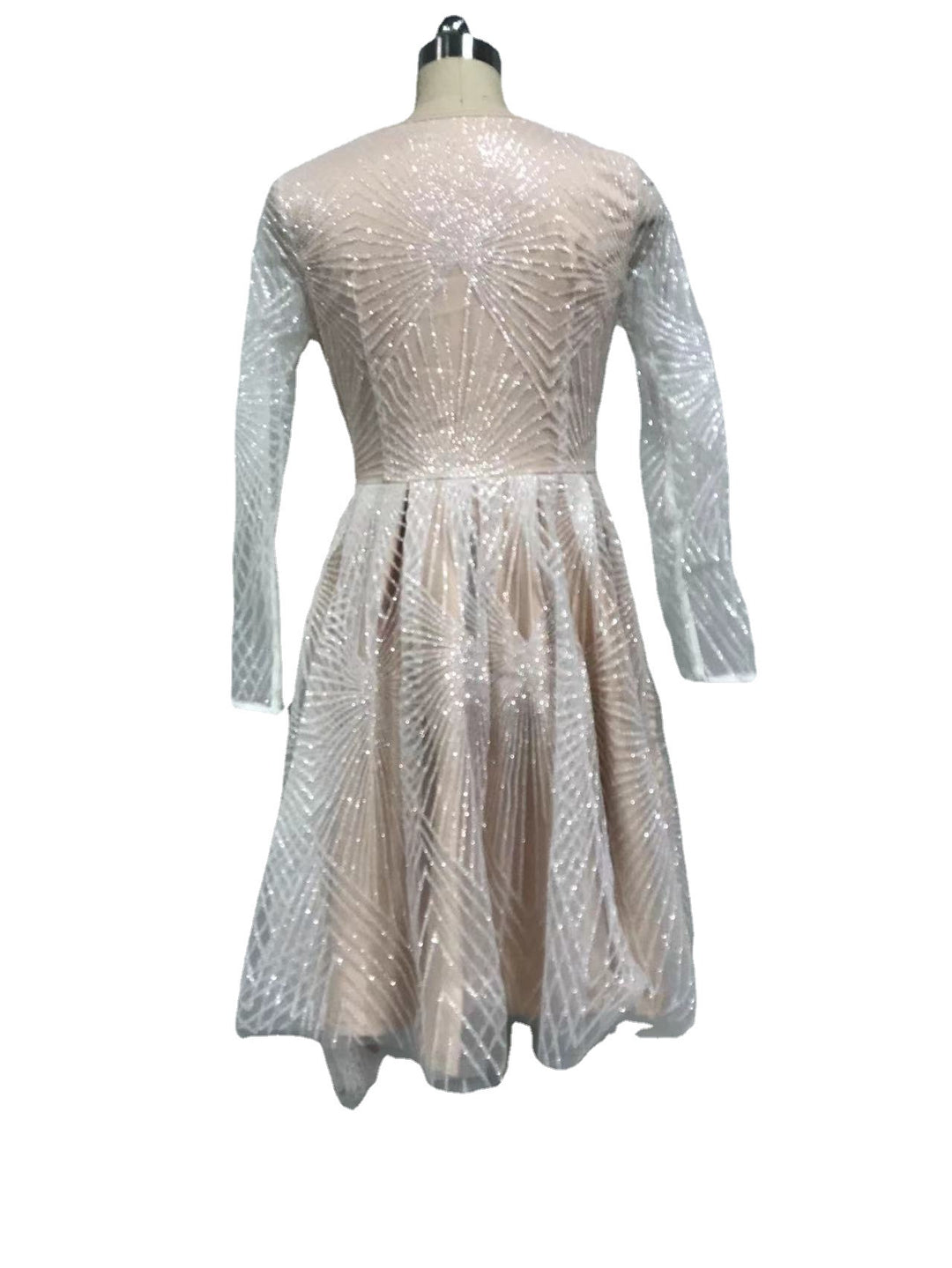 Damer Elegant aften kjole med glitrende Lurex-applikationer og lange ærmer Stilla