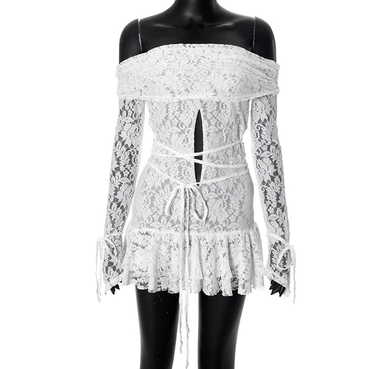 Dame spidskjole med off-shoulder-design og flæsekant Stilla