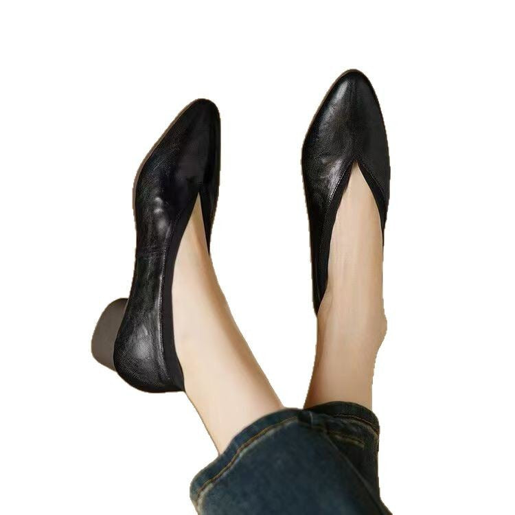 Dame elegante Pumps med moderigtigt V-udskæring og komfortabel blokhæl Stilla