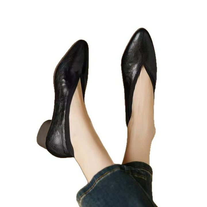 Dame elegante Pumps med moderigtigt V-udskæring og komfortabel blokhæl Stilla