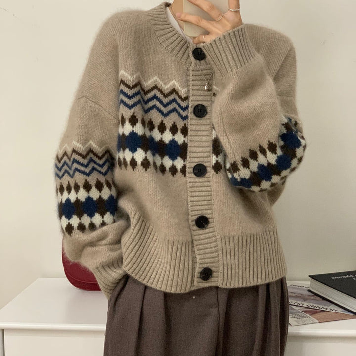 Dame Cozy Knit Cardigan med Ornamentale Mønstre Stilla
