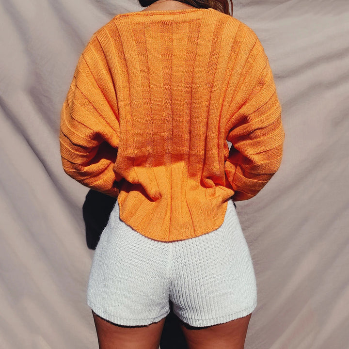 Kvinders afslappede strikket sweater med cropped snit og lange ærmer