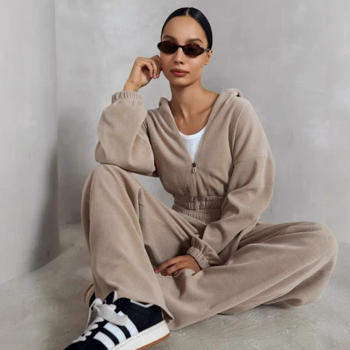 Dame foret og cropped hoodie med kvalitets quiltedesign Stilla