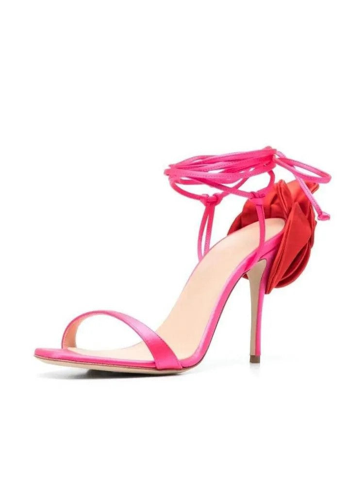 Femme Open-Toe Høje hælede Sandaler med blomsteraccentrem Stilla
