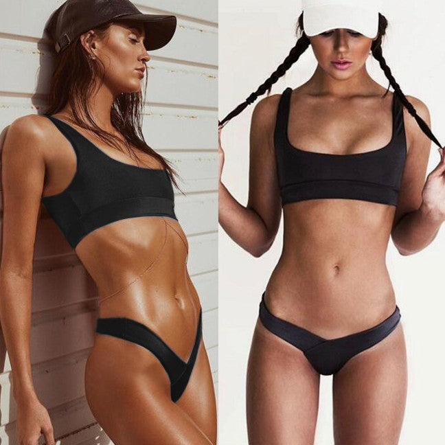 Dame To-delt Bikini med moderne bred top og høj V-hals Stilla