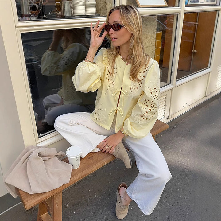 Dame Broderie Anglaise Bluse med voluminøse ærmer Stilla