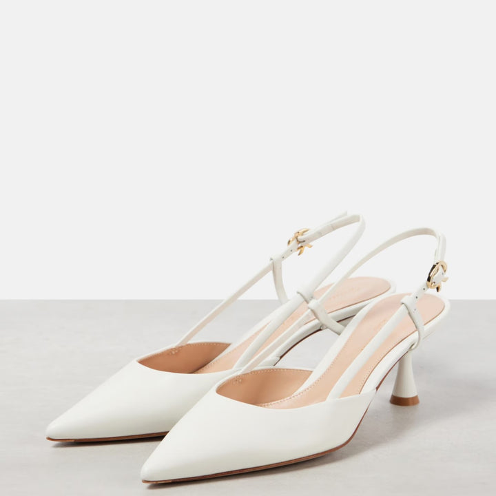 Femme spidse tæer slingback pumps med elegant remdetalje Stilla