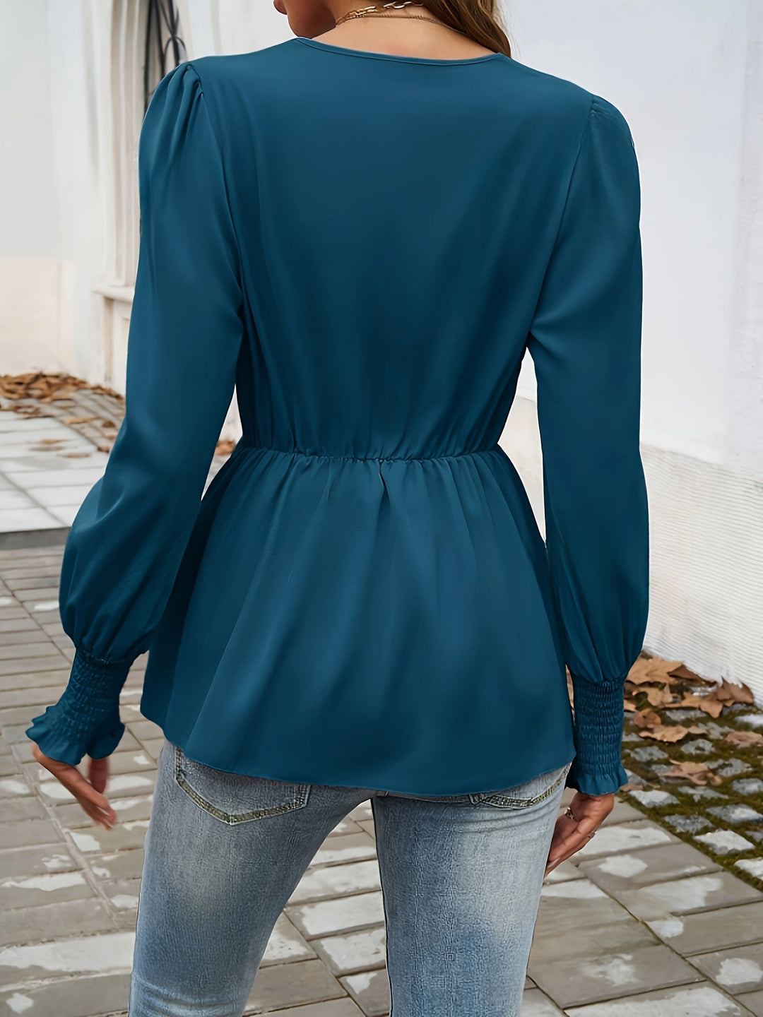 Dame indpakningsbluse med bindedetalje Stilla
