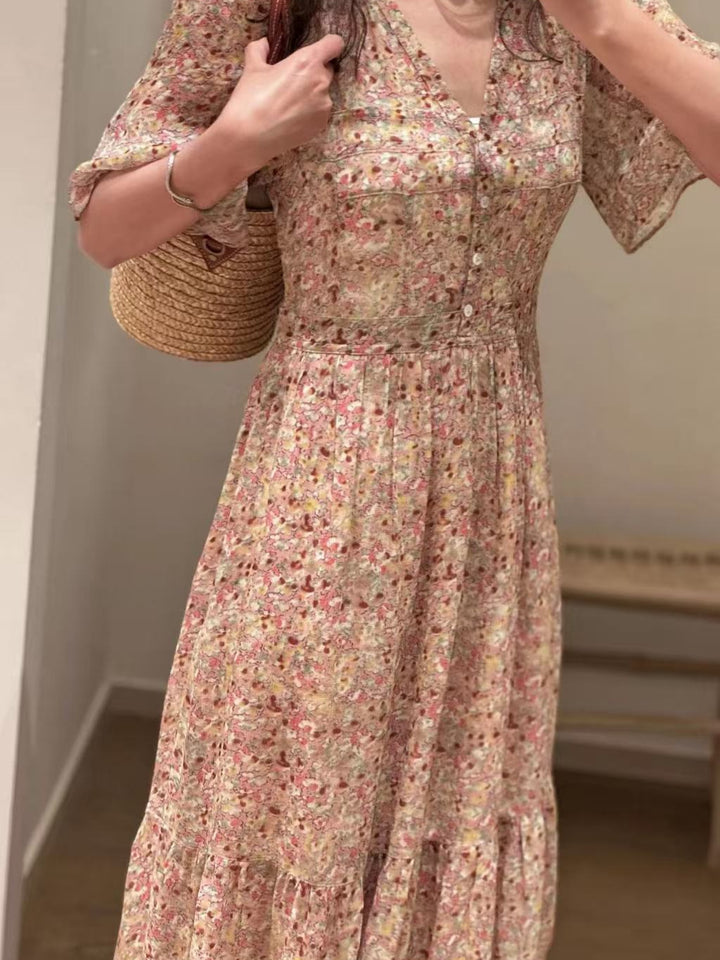 Dame Maxikjole med legende blomster mønster og afslappede flæser Stilla