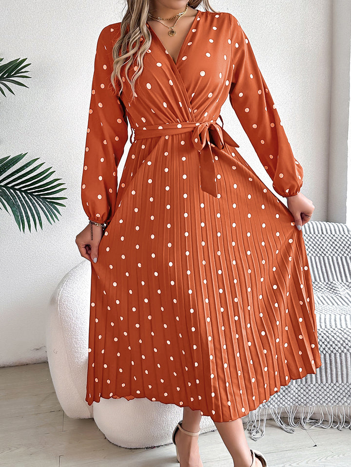 Dame omslagkjole med prikmønster og draperinger Stilla