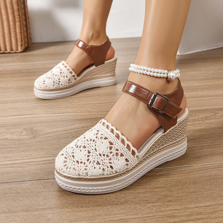 Dame Wedge-sandaler med fantastiske hækle-design og justerbar rem Stilla
