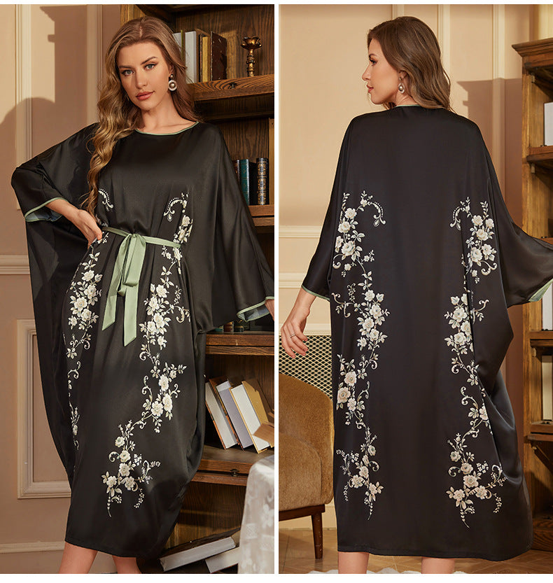 Dame Kaftan-kjole med elegant blomstermotiv og flydende snit Stilla
