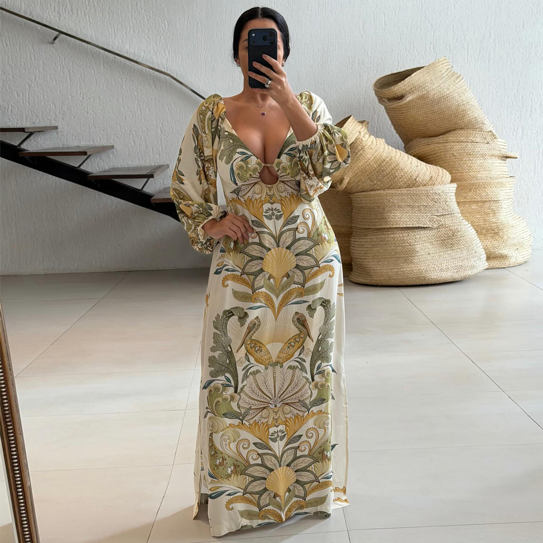 Dame maxi kjole med detaljeret blomsterdesign og dyb V-hals