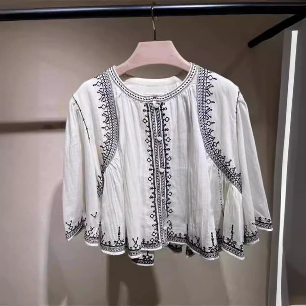 Dame bomuldsrock med kunstneriske håndlavede broderier og sidelommer Stilla