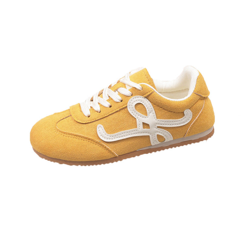 Dame sporty sneakers af højkvalitets suede med åndbare indlæg og skridsikker sål Stilla