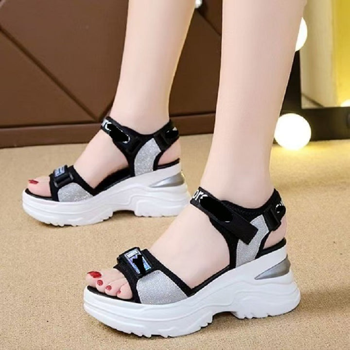 Dame platform sandaler med justerbart remdesign og skridsikre såler Stilla